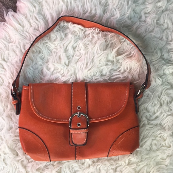 Shoulder purse in burnt orange - Picture 1 of 5